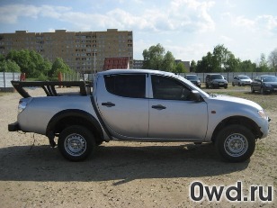 Битый автомобиль Mitsubishi L 200