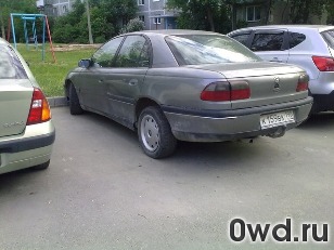 Битый автомобиль Opel Omega